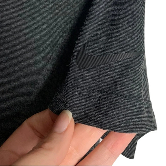 NIKE Women’s ZONAL COOLING GOLF DRESS 1/4  ZIP BACK POCKET SIZE SMALL BLACK/GRAY - Picture 10 of 13